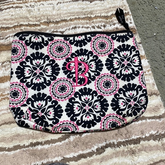 thirty-one Handbags - Thirty-One Black, White and Red Bag with Plastic Inside 12x9x2 Zippered​​​